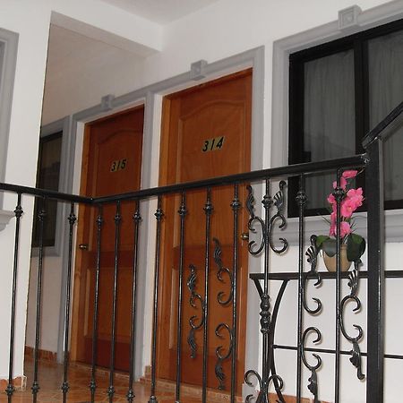 Hostal Del Cid Catemaco Esterno foto