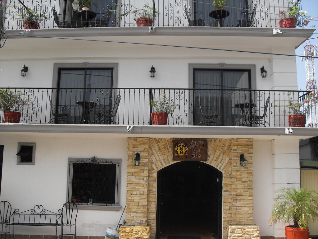 Hostal Del Cid Catemaco Esterno foto
