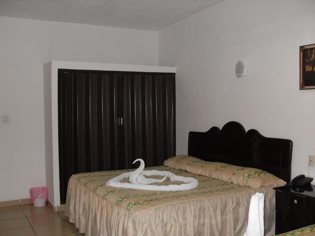 Hostal Del Cid Catemaco Esterno foto