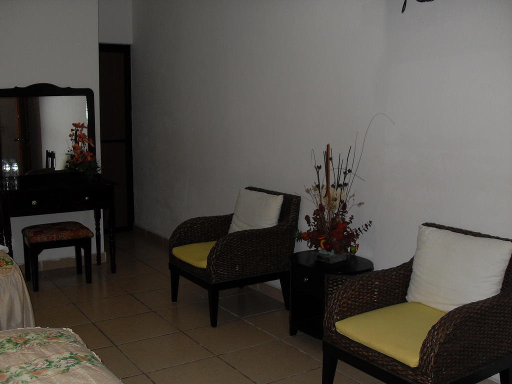 Hostal Del Cid Catemaco Esterno foto