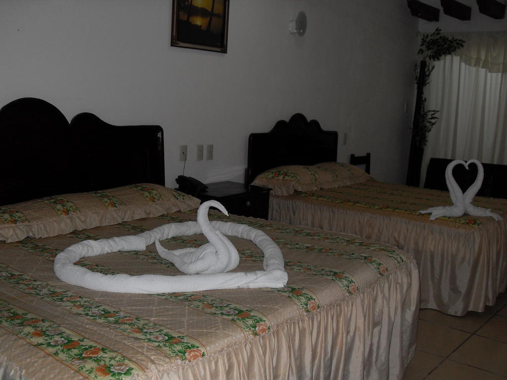 Hostal Del Cid Catemaco Esterno foto